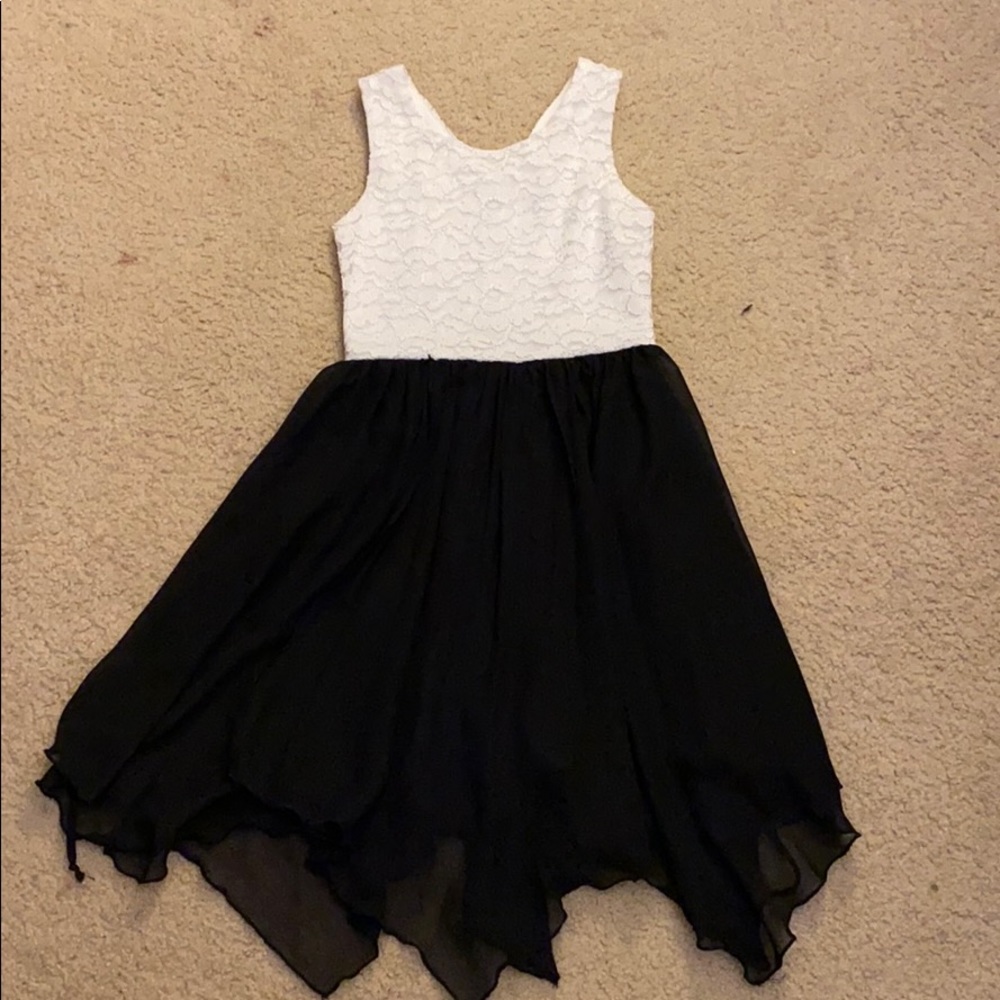 white rose black skirt dress🖤🤍🥀